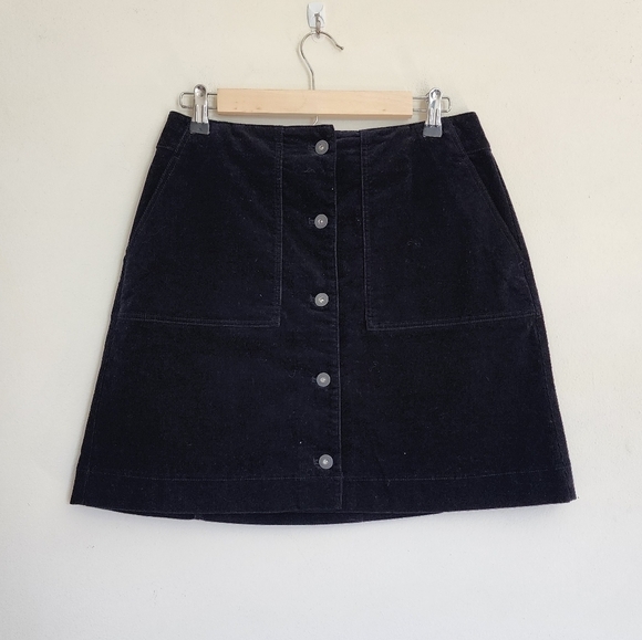 Uniqlo Full-Button Closure Velvet Mini Skirt  size 4 - Picture 1 of 5